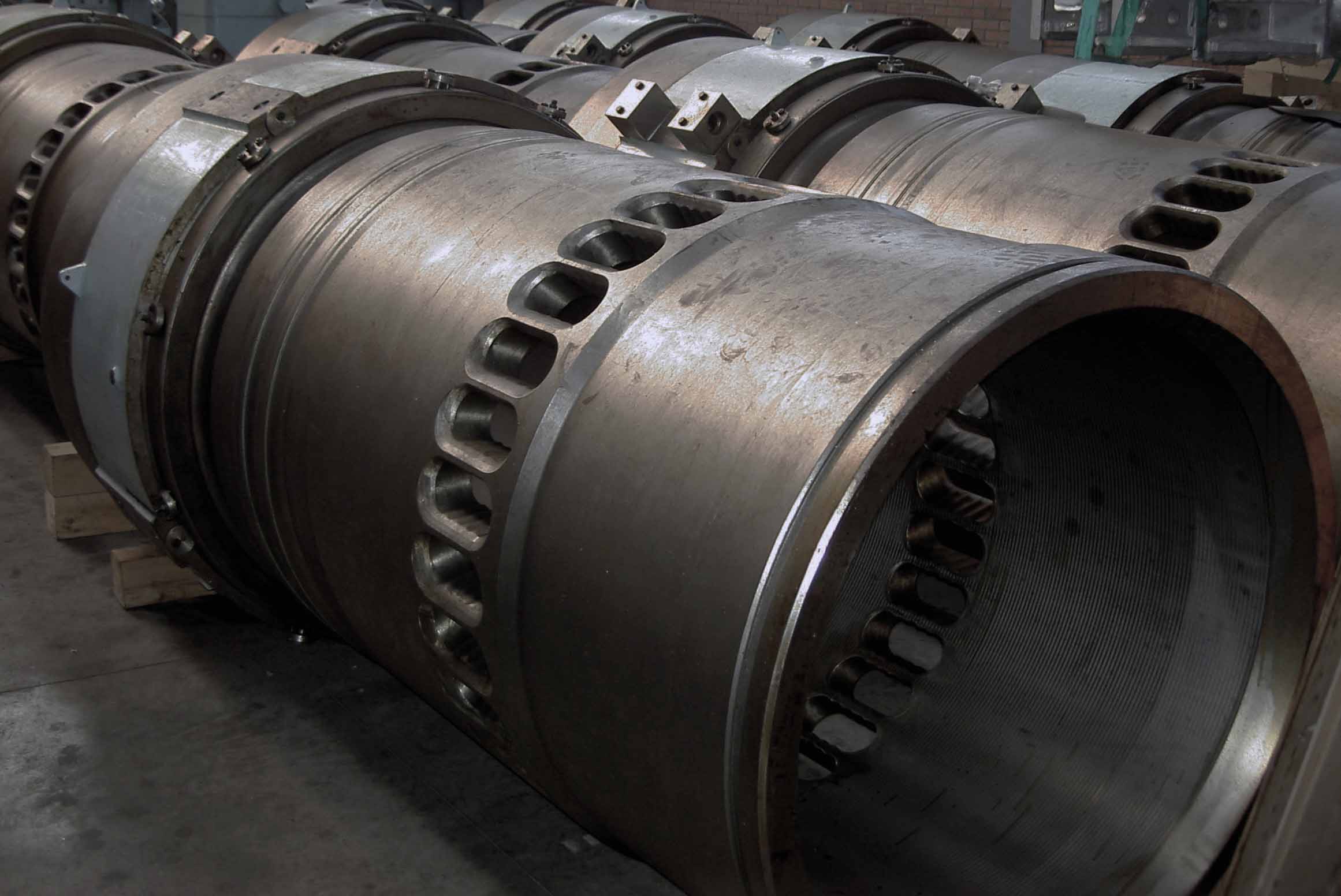 Turbine shaft and cylinder lining